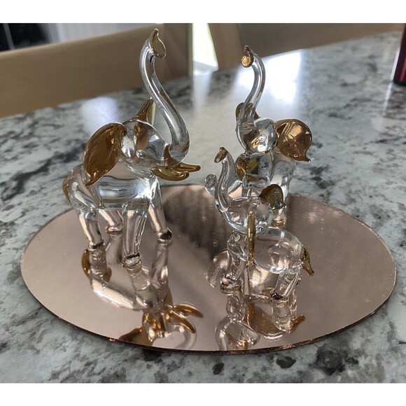 Vtg Clear Glass Elephants With Baby Figurine Gold Trim & Mirror 6x4x3 Trunks Up - Picture 7 of 7